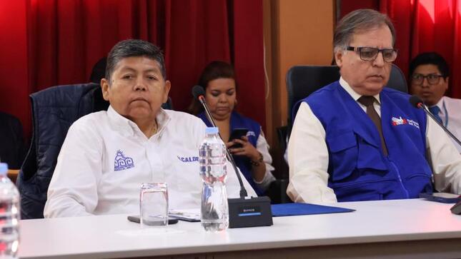 Alcalde Provincial de Mariscal Nieto, John Larry Coayla, junto a su equipo técnico, participó en una reunión convocada por el Gobierno Regional de Moquegua.