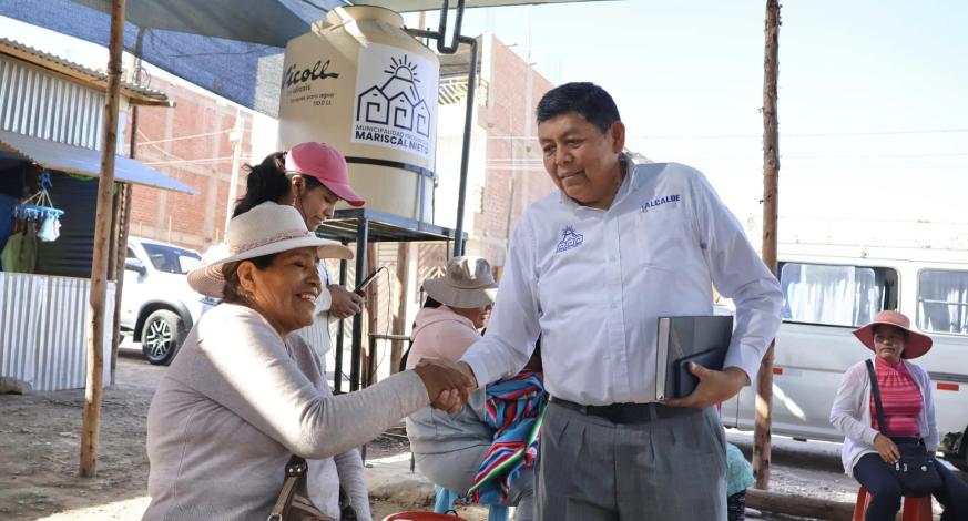 El Alcalde Provincial de Mariscal Nieto, John Larry Coayla y el Gerente de Planeamiento y Presupuesto, Carlos Alberto Ponce Zambrano, sostuvieron una reunión con los asociados del Mercado La Unión en el Centro Poblado de Chen Chen.