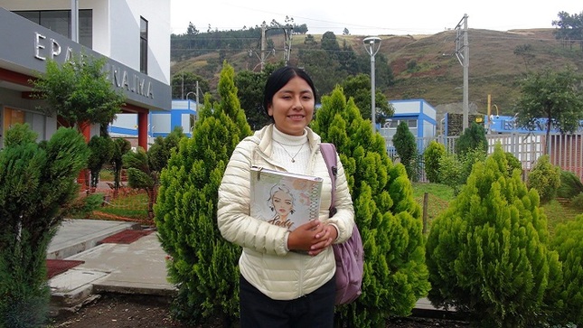 Becaria en su universidad