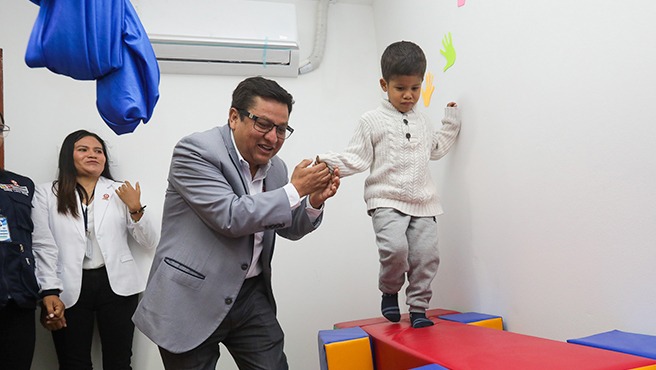 Ministro de Salud inaugura Centro de Salud Mental Comunitaria que atenderá más de 200 000 vecinos de Ate
