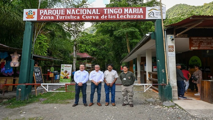 Ministro del Ambiente destaca potencial turístico de Tingo María y su aporte a la reactivación económica