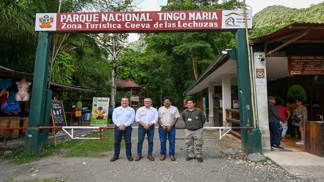 Ministro del Ambiente destaca potencial turístico de Tingo María y su aporte a la reactivación económica