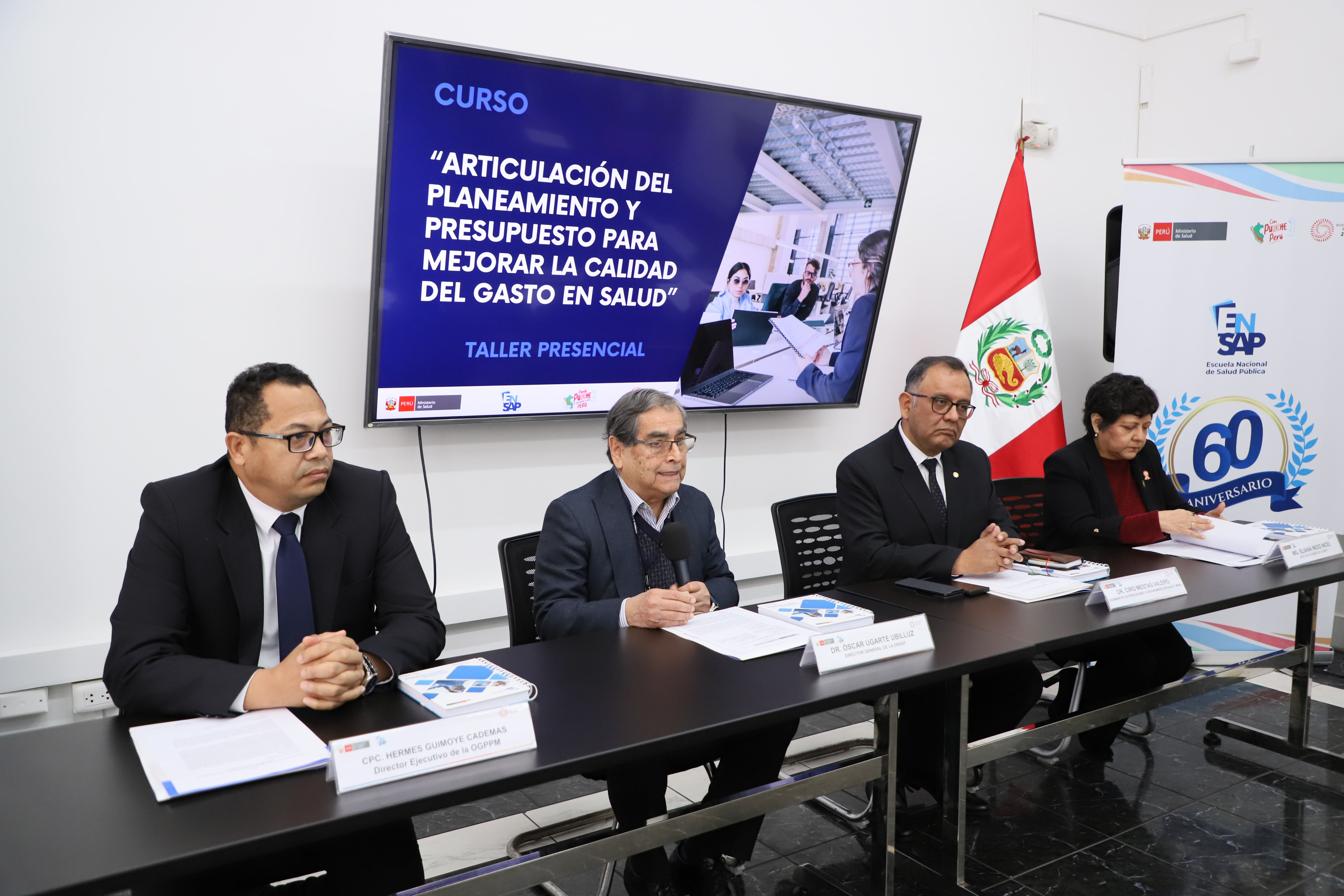 Dr. Óscar Ugarte Ubilluz, director general de la ENSAP.