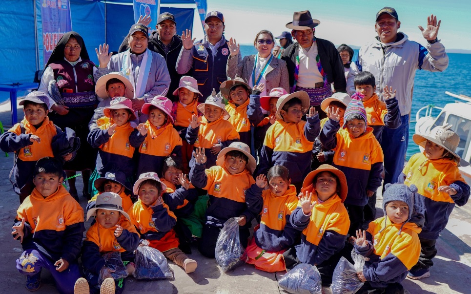 Gran jornada en Taquile con la campaña “La muni a tu alcance” beneficia al menos a 300 personas