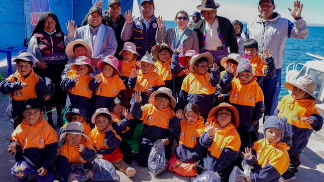 Gran jornada en Taquile con la campaña “La muni a tu alcance” beneficia al menos a 300 personas