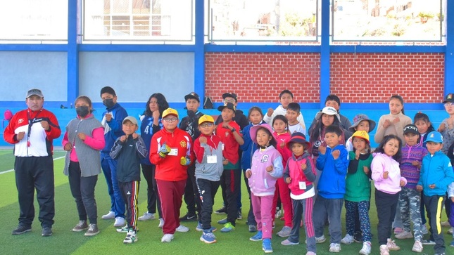 Club de menores continúa participando en sesiones de defensa personal