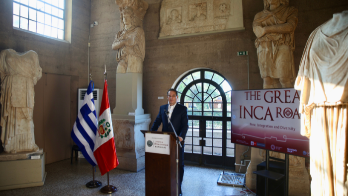 Embajada del Perú en Grecia promociona la importancia del Qhapaq Ñan en el Museo Arqueológico de la Antigua Corinto