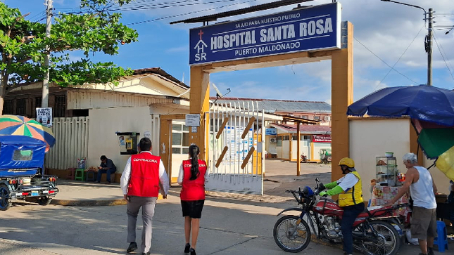 La Contraloría General detectó que durante el concurso público para completar plazas vacantes bajo la modalidad de contrato por reemplazo en el régimen del Decreto Legislativo 276 en el hospital Santa Rosa de Puerto Maldonado, la comisión elaboró las bases con sujeción a instrumentos de gestión que no estaban vigentes y favoreció el nombramiento de servidores que no cumplían con los requisitos mínimos para el puesto.
