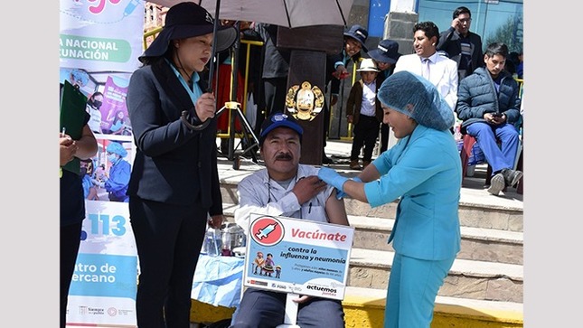 Puno: autoridades locales promueven campaña de vacunación contra la influenza y neumococo 