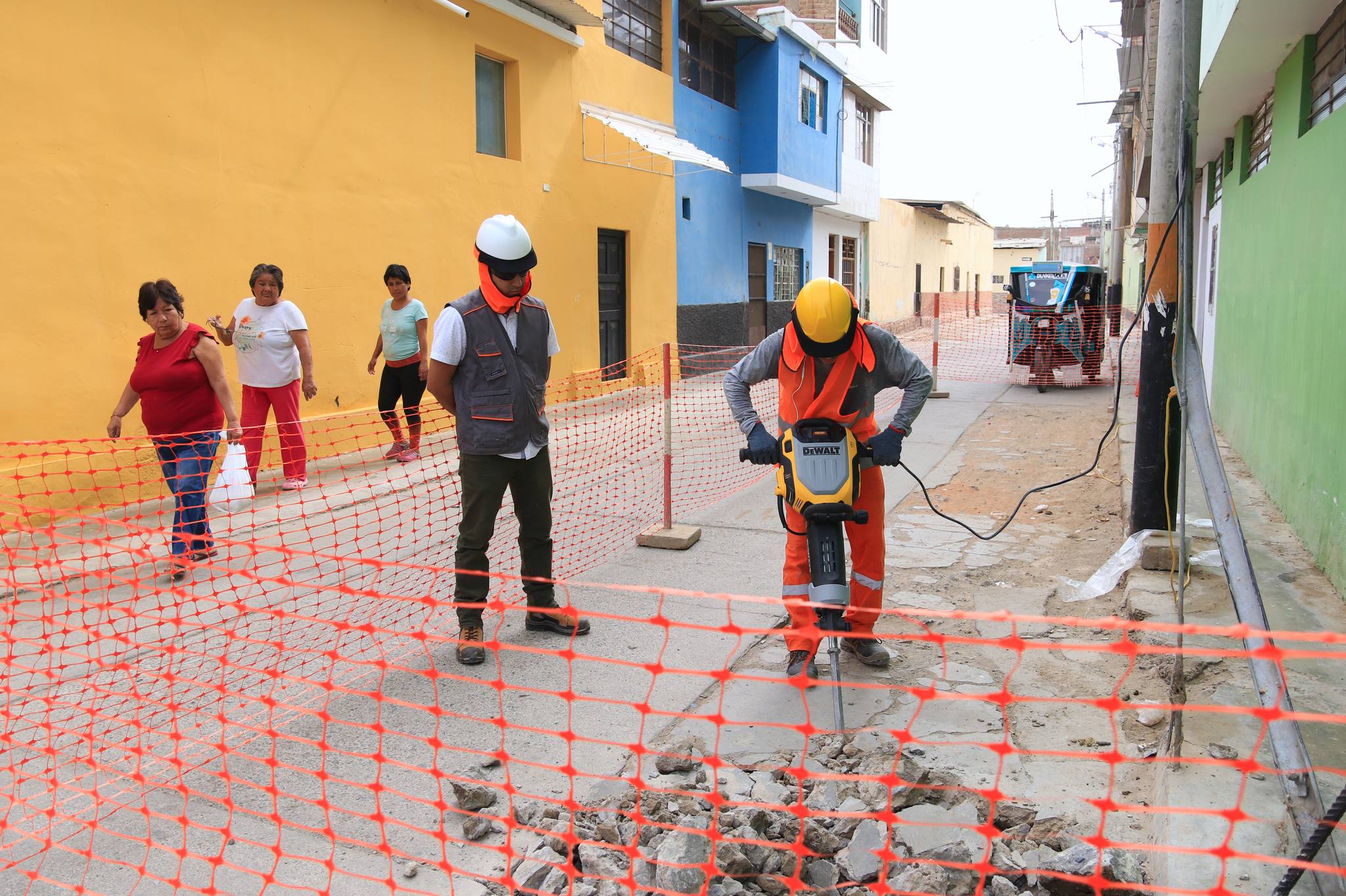 Se viene llevando a cabo los trabajos de Reparación del Pavimento