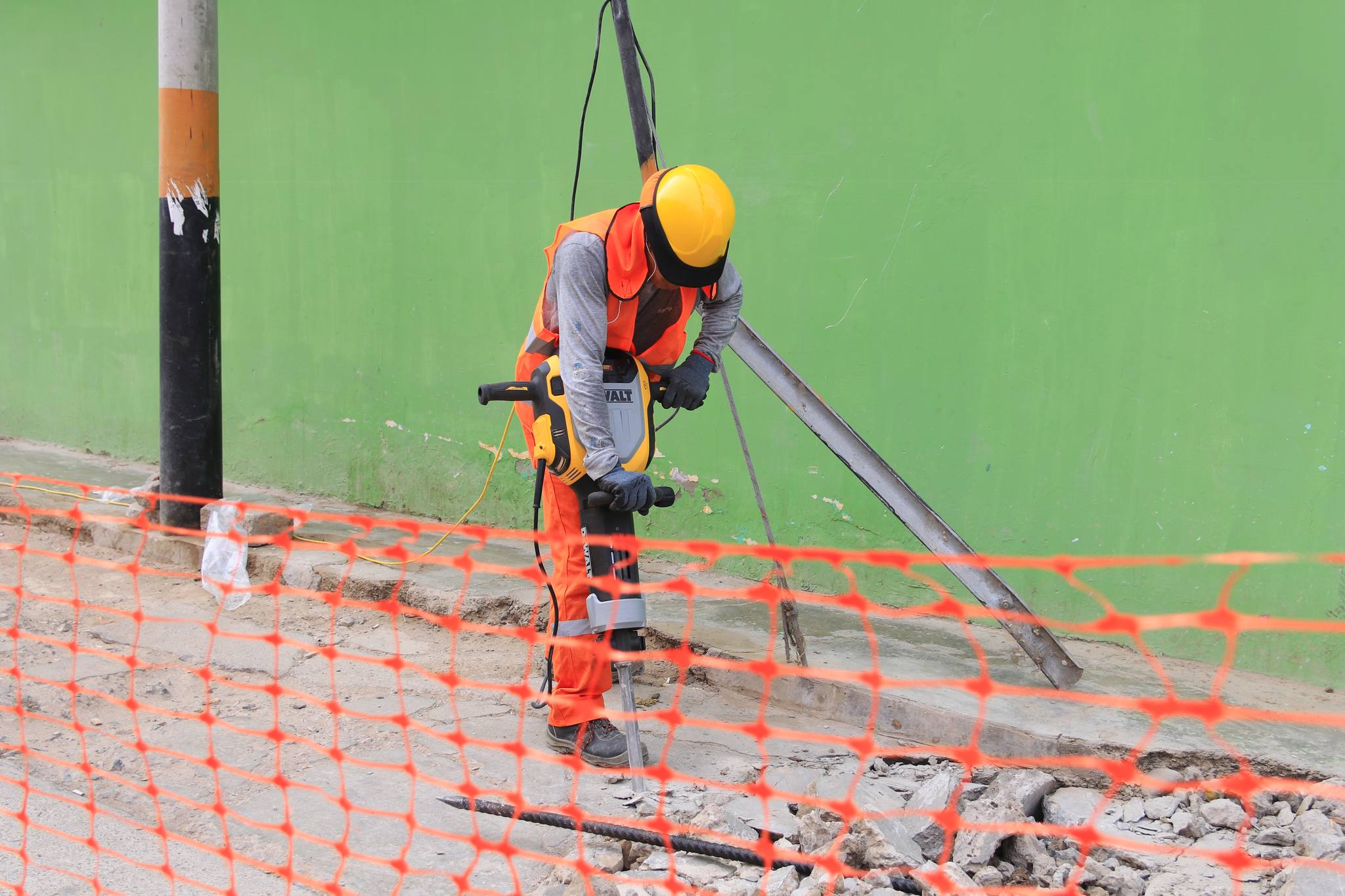 Se viene llevando a cabo los trabajos de Reparación del Pavimento