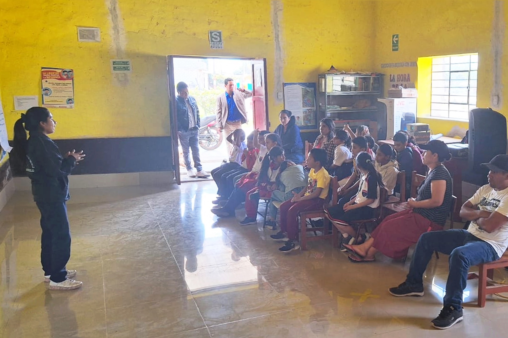 Personal de la Defensoría Municipal del Niño y del Adolescente