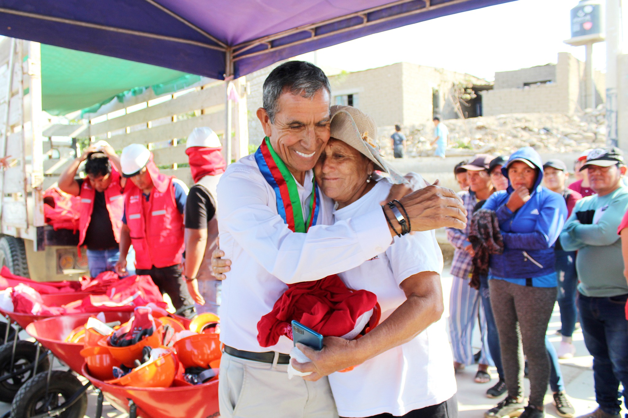 ¡Llamkasum perú es progreso para todos!