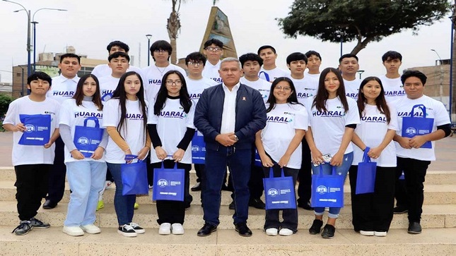 25 Estudiantes de la Academia Municipal Pre Huaral ingresan a la universidad 