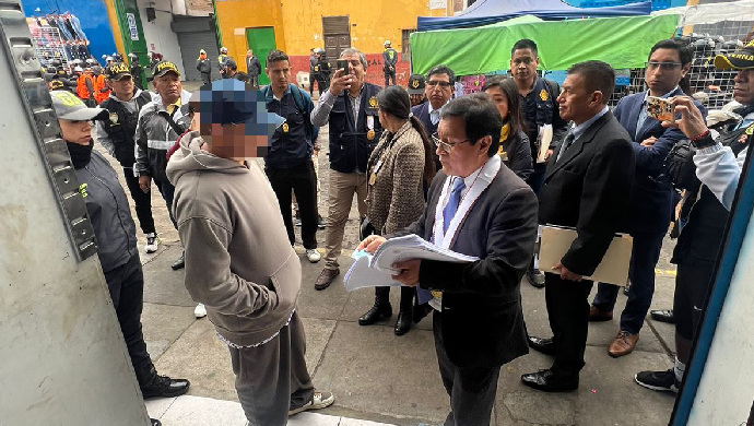 Fiscalía realiza operativo en el que incautó ropa de segundo uso en el emporio de Gamarra