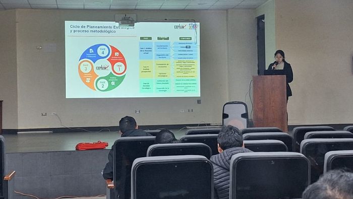 Taller presencial de formulación de Planes de Desarrollo Concertado y Planes Institucionales en Huancavelica