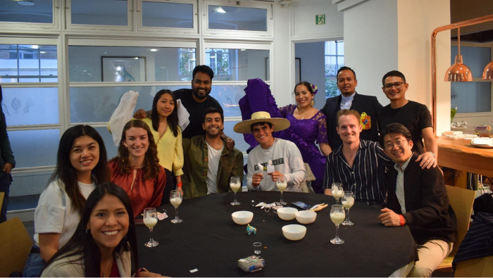 Connacionales festejan su peruanidad en Londres con la “Noche del pisco peruano”