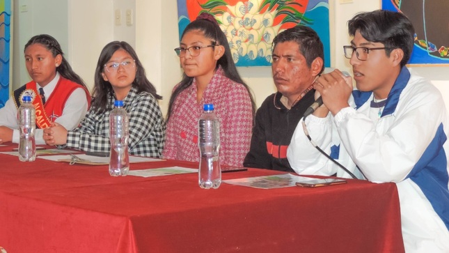 Difundiendo la importancia de los municipios escolares se desarrolló la conferencia de prensa del "II Congreso regional de municipios