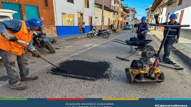 📌La actual gestión municipal liderada por el alcalde Joaquin Ramírez, continúa con los trabajos de mantenimiento del Jr. Silva Santiesteban (desde Jr.Belen hasta la Av. independencia) como parte de la segunda etapa del programa Rescate de Vías.