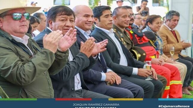📌Como parte de la reactivación económica en Cajamarca, el alcalde provincial  Joaquin Ramirez participó del lanzamiento e imposición de bandas de las reinas de la sexagésima segunda feria Fongal 2024. 
🤝En su alocución la primera autoridad edil mencionó la importancia de seguir impulsando el calendario festivo para que el turismo sea un ingreso importante para nuestros emprendedores. 
