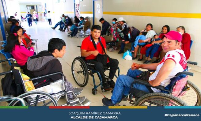 📌La subgerencia de Programas Sociales y Empadronamiento, a través de la Oficina Municipal de Atención a la Persona con Discapacidad (OMAPED), en coordinación con la Red Integral de Salud, está realizando una campaña de actualización de diagnóstico en los certificados de discapacidad y toma de medidas para 21 personas con discapacidad.
🤝Estas personas recibirán sillas de ruedas donadas en el Hospital Simón Bolívar de Cajamarca.