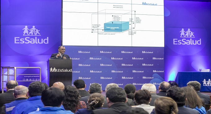 EsSalud realizó foro para analizar estrategias sobre la sostenibilidad económica y financiera de la Seguridad Social