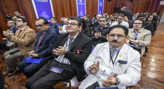 EsSalud realizó foro para analizar estrategias sobre la sostenibilidad económica y financiera de la Seguridad Social