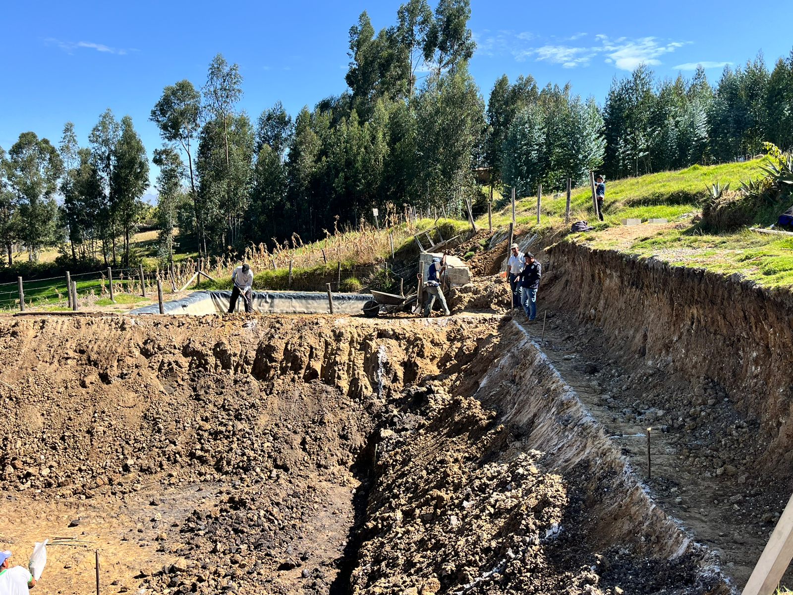 Agua para la agricultura, creación del micro reservorio tipo 3 en Chinshicucho