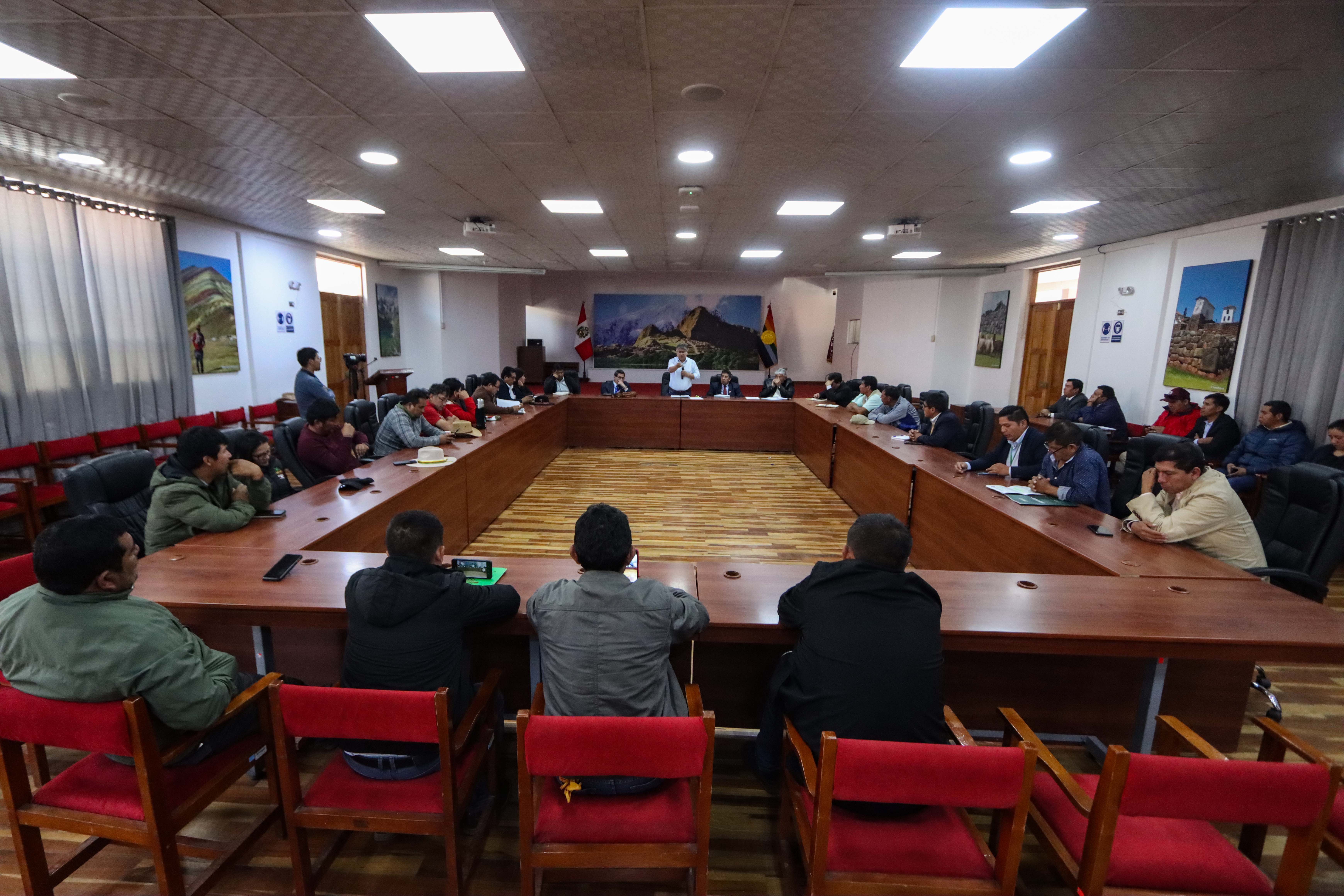 Problemática Del Sector Salud De La Provincia De La Convención Fue Abordada Por El Gobernador Regional En Fructífera Mesa De Diálogo