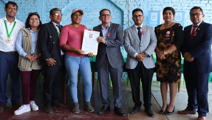 Entregan títulos de propiedad