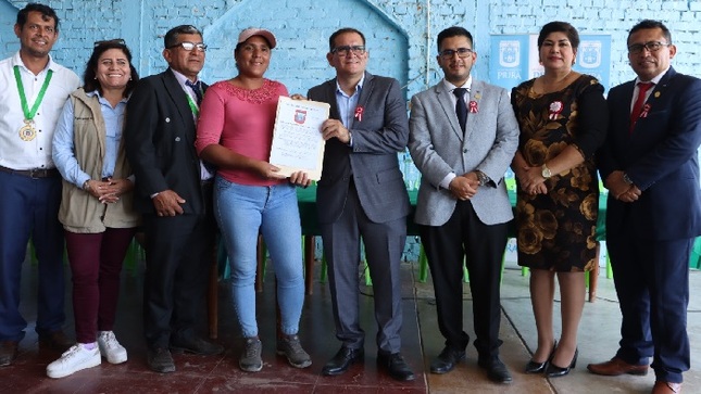 Entregan títulos de propiedad