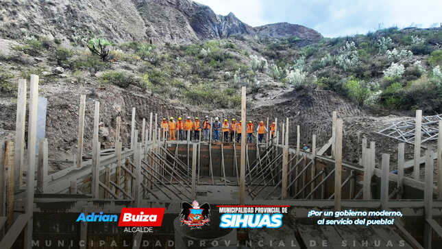 💠NUEVA OBRA DE RIEGO IMPULSA LA AGRICULTURA EN EL CASERÍO DE UCHUGAGA

🔹️Municipalidad Provincial de Sihuas viene impulsando proyectos de irrigación en los caseríos del distrito de Sihuas. 

La comuna provincial se complace en anunciar los significativos avances en la obra denominada “Creación del sistema de riego para la localidad de Uchugaga, distrito de Huayllabamba – Provincia de Sihuas – Departamento de Áncash”, identificada con el Código Único de Inversiones (CUI) Nº 2567176. 

Este importante proyecto que permitirá irrigar aproximadamente 5.68 hectáreas, beneficiará a los agricultores uchugaguinos y se proyecta en aumentar considerablemente la productividad agrícola de la región. Además, está siendo financiado con recursos del canon y sobrecanon, y cuenta con un presupuesto total de S/. 263,617.27 soles. Asimismo, bajo la modalidad de ejecución a suma alzada, la empresa contratista Consorcio Silvestre es la responsable de llevar a cabo los trabajos. 

Por otro lado, el subgerente de Obras Públicas y Privadas,  y su equipo técnico, juntamente con el regidor Yolvi Velásquez Liñan, verificaron los avances de la obra asegurando el cumplimiento de los estándares y plazos establecidos.

De igual manera, el alcalde provincial de Sihuas, Demetrio Buiza Picón, ha destacado la importancia de este proyecto para la agricultura local y ha reafirmado su compromiso de seguir apoyando a los diferentes sectores con el objetivo de mejorar la productividad del agro en toda la provincia. La implementación de sistemas de riego y reservorios en los caseríos del distrito, es una clara muestra de esta dedicación y esfuerzo continuo por parte de la autoridad edil. 

Con esta iniciativa, el gobierno local reafirma su compromiso con el desarrollo agrícola y el bienestar de sus habitantes, asegurando que más obras de infraestructura continuarán favoreciendo a nuestra provincia.