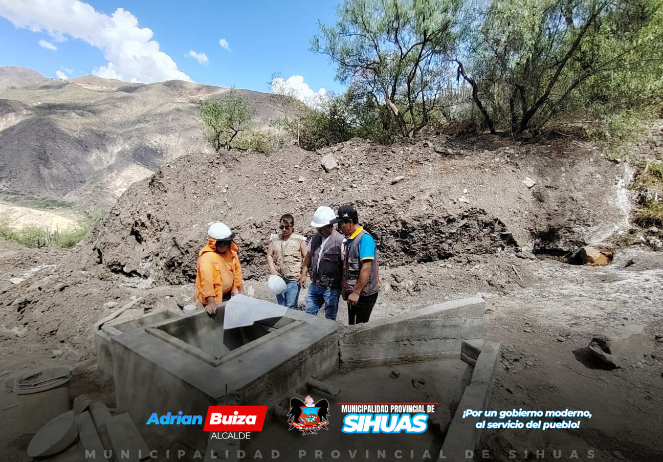 💠NUEVA OBRA DE RIEGO IMPULSA LA AGRICULTURA EN EL CASERÍO DE UCHUGAGA
🔹️Municipalidad Provincial de Sihuas viene impulsando proyectos de irrigación en los caseríos del distrito de Sihuas.
La comuna provincial se complace en anunciar los significativos avances en la obra denominada “Creación del sistema de riego para la localidad de Uchugaga, distrito de Huayllabamba – Provincia de Sihuas – Departamento de Áncash”, identificada con el Código Único de Inversiones (CUI) Nº 2567176.
Este importante proyecto que permitirá irrigar aproximadamente 5.68 hectáreas, beneficiará a los agricultores uchugaguinos y se proyecta en aumentar considerablemente la productividad agrícola de la región. Además, está siendo financiado con recursos del canon y sobrecanon, y cuenta con un presupuesto total de S/. 263,617.27 soles. Asimismo, bajo la modalidad de ejecución a suma alzada, la empresa contratista Consorcio Silvestre es la responsable de llevar a cabo los trabajos.
Por otro lado, el subgerente de Obras Públicas y Privadas, y su equipo técnico, juntamente con el regidor Yolvi Velásquez Liñan, verificaron los avances de la obra asegurando el cumplimiento de los estándares y plazos establecidos.
De igual manera, el alcalde provincial de Sihuas, Demetrio Buiza Picón, ha destacado la importancia de este proyecto para la agricultura local y ha reafirmado su compromiso de seguir apoyando a los diferentes sectores con el objetivo de mejorar la productividad del agro en toda la provincia. La implementación de sistemas de riego y reservorios en los caseríos del distrito, es una clara muestra de esta dedicación y esfuerzo continuo por parte de la autoridad edil.
Con esta iniciativa, el gobierno local reafirma su compromiso con el desarrollo agrícola y el bienestar de sus habitantes, asegurando que más obras de infraestructura continuarán favoreciendo a nuestra provincia.