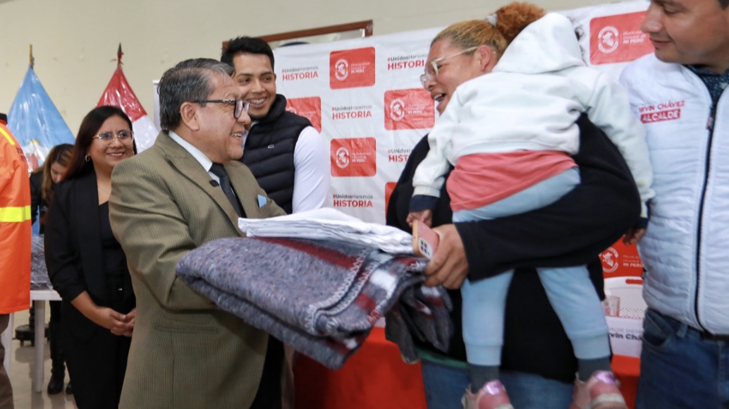 Gobierno Regional y Alcaldía de Mi Perú apoyan a población más necesitada contra el friaje