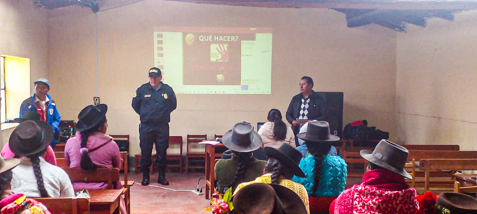 Imagen de la Escuela de Padres en Sacclaya