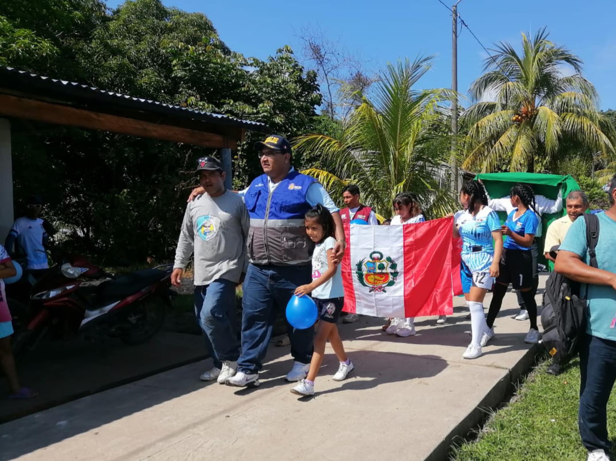 Supervisión al de la construcción de la nueva losa deportiva en el Caserío Dos de Mayo de Muyuy.