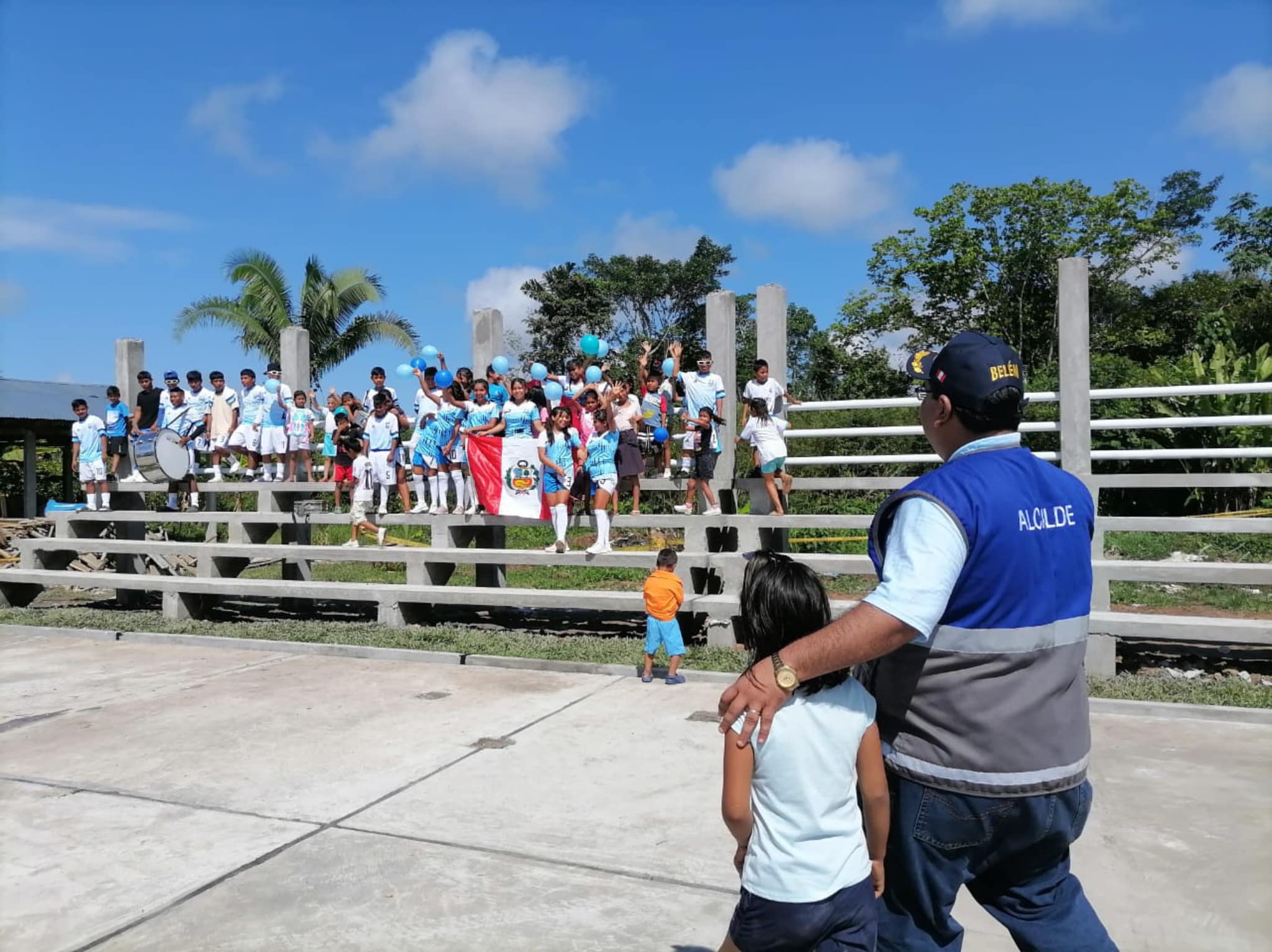 Supervisión al de la construcción de la nueva losa deportiva en el Caserío Dos de Mayo de Muyuy.