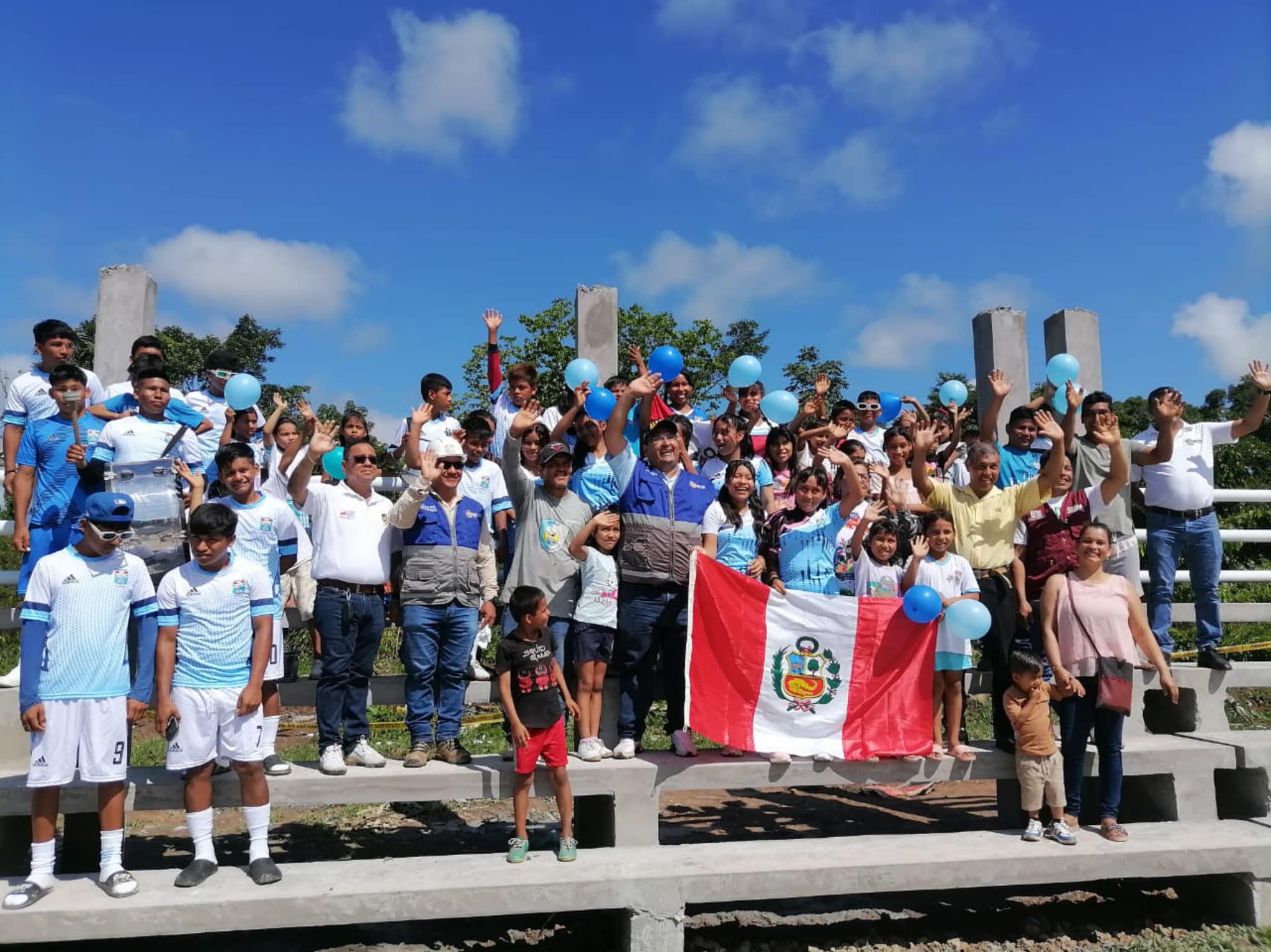 Supervisión al de la construcción de la nueva losa deportiva en el Caserío Dos de Mayo de Muyuy.
