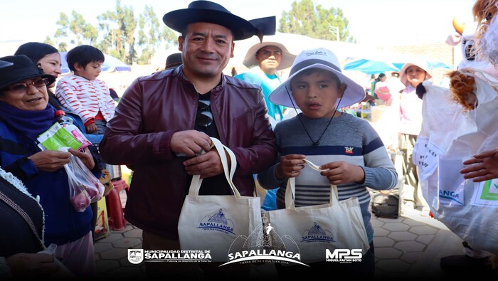 Municipalidad de Sapallanga fomenta el uso de bolsas ecológicas reutilizables
