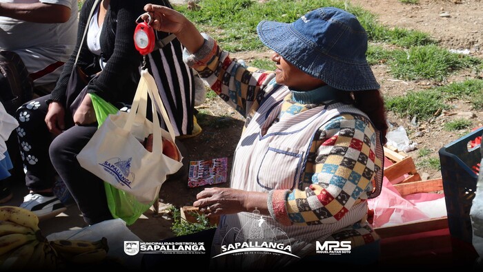 Municipalidad de Sapallanga fomenta el uso de bolsas ecológicas reutilizables