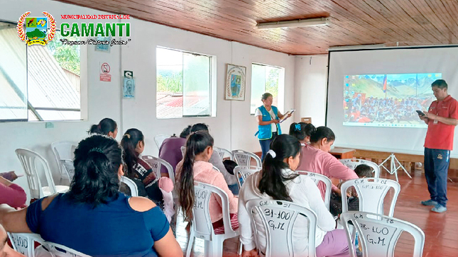  Exitoso Cine Foro para Usuarios del Programa Juntos en Camanti