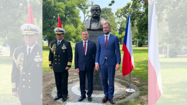 Embajada del Perú en República Checa celebra legado de Miguel Grau con develación de busto