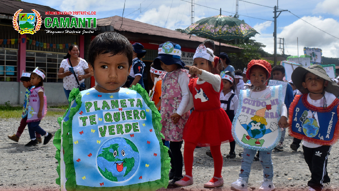 Día Mundial de la Tierra: Estudiantes de Quincemil Comprometidos con el Medio Ambiente