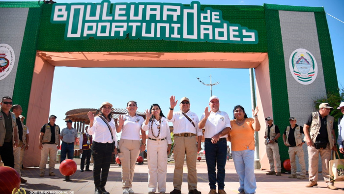 Muestra itinerante “APEC Perú 2024” llega a la inauguración del megaproyecto turístico Boulevard de Yarinacocha en Pucallpa