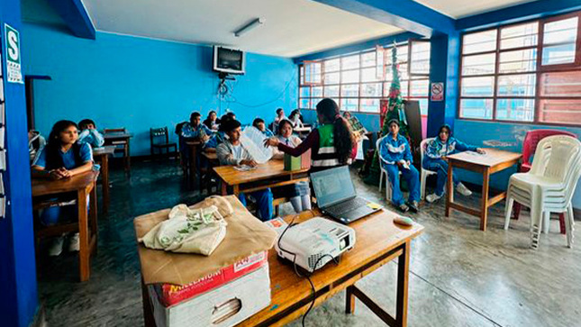 Capacitación de "Manejo adecuado de los residuos solidos" en la Institución educativa "Virgen de Fátima" del Nivel Primaria y Secundaria.