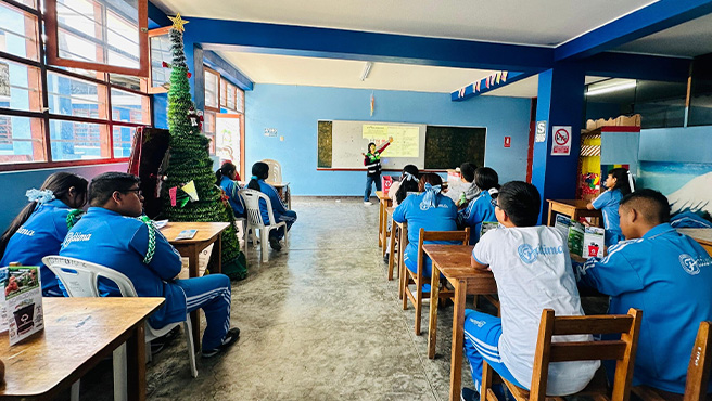Capacitación de "Manejo adecuado de los residuos solidos" en la Institución educativa "Virgen de Fátima" del Nivel Primaria y Secundaria.