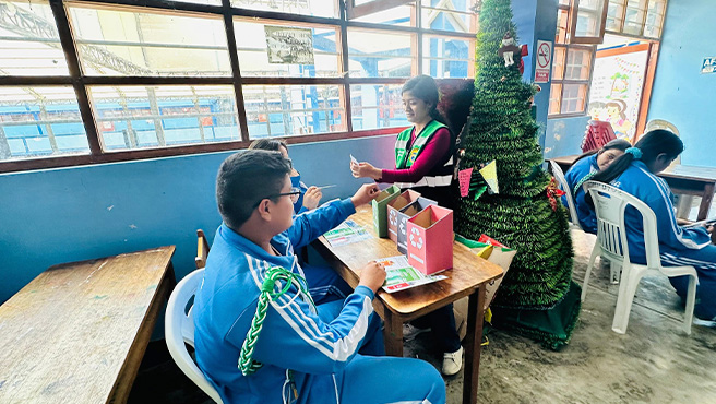 Capacitación de "Manejo adecuado de los residuos solidos" en la Institución educativa "Virgen de Fátima" del Nivel Primaria y Secundaria.