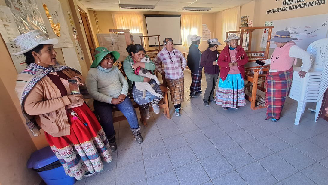 Tambo Tisco - Arequipa: Mujeres fortalecen conocimientos