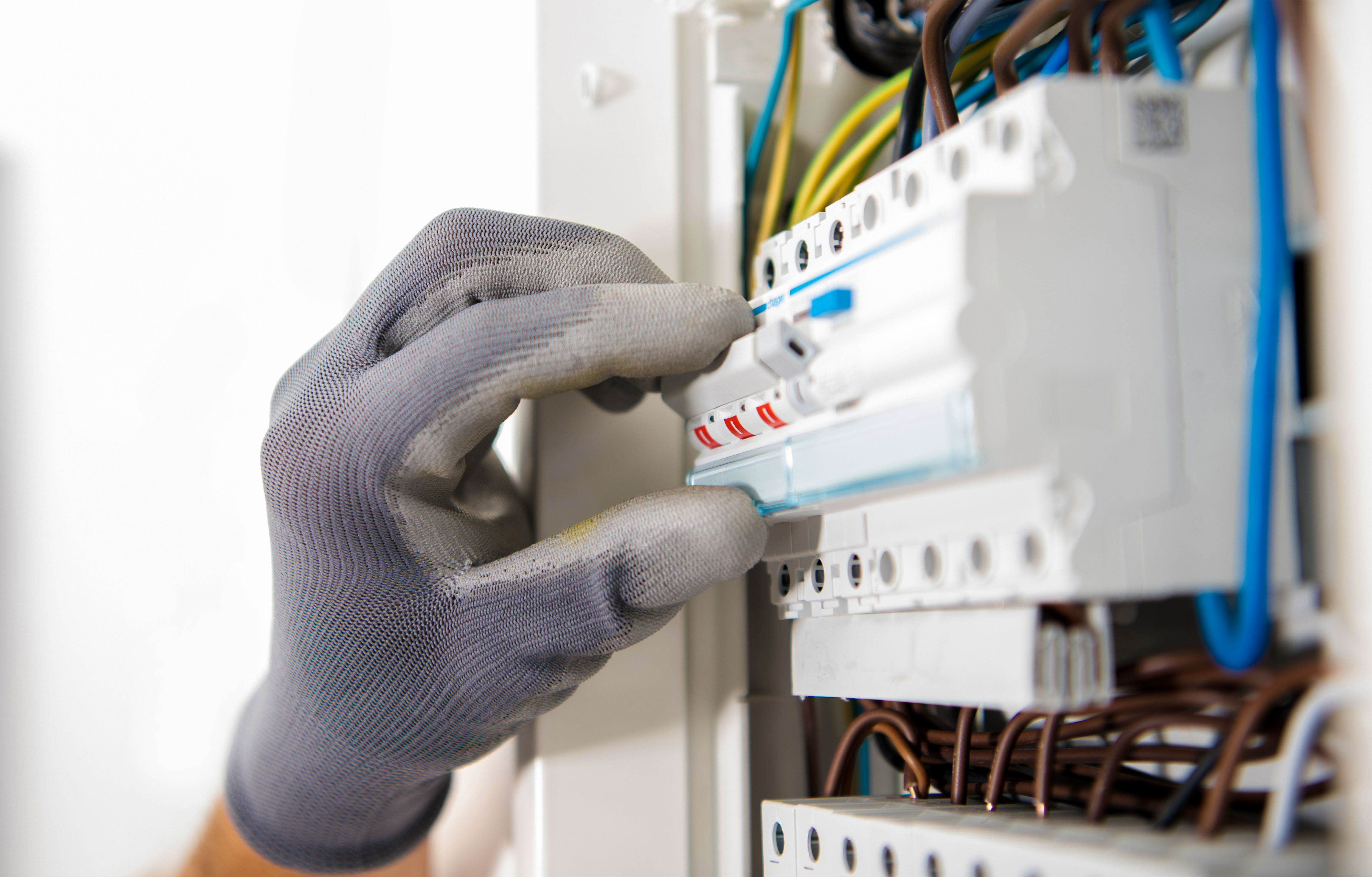 Inacal aprueba 20 nuevas Normas Técnicas Peruanas de seguridad eléctrica y uso eficiente de energía