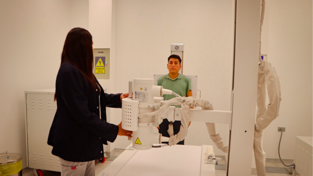 Este equipamiento de última generación permitirá detectar con mayor precisión y rapidez enfermedades como la tuberculosis (TBC) entre otras, lo que a su vez se traduce en un tratamiento más efectivo y oportuno para los pacientes.